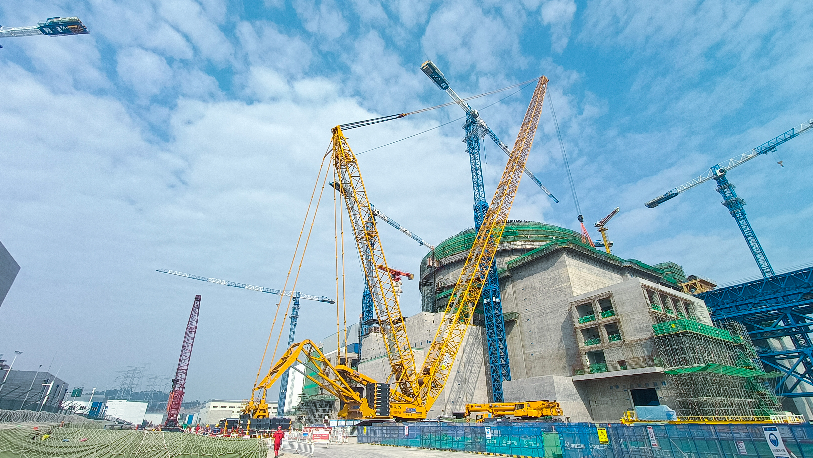 “稳”字当头！pp电子XGC800-I履带起重机助建福建大型核电项目