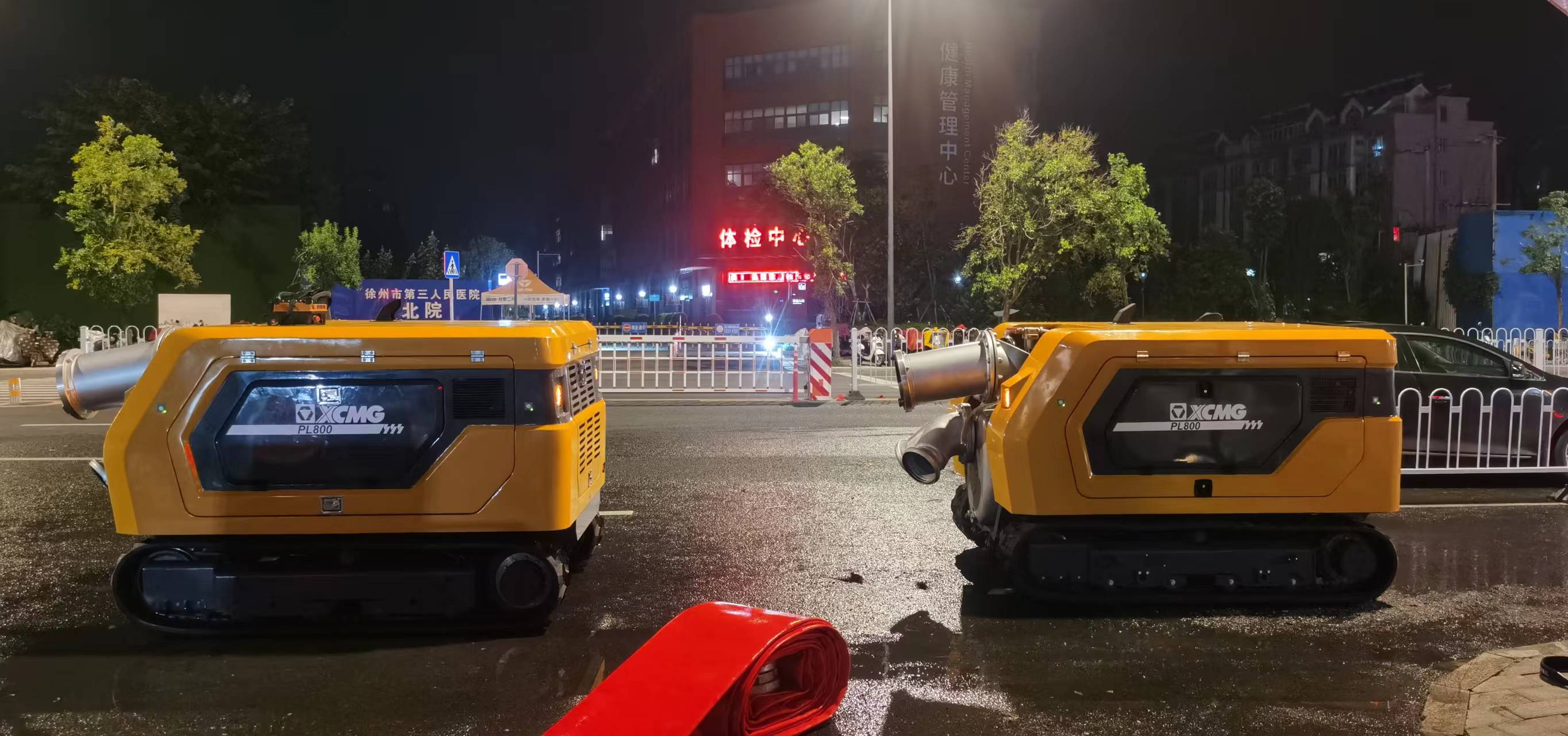 pp电子排涝机器人紧急驰援，多处涝区“治水先锋”