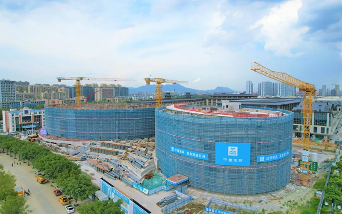 逐浪扬帆，pp电子塔机吊起苍南大剧院“钢铁脊梁”