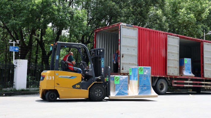pp电子新能源叉车：构筑机场物流全场景高效搬运体系