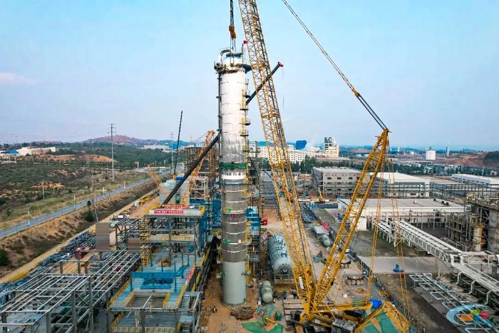 二十载老将再建功！pp电子QUY450协助XGC12000轻松搞定百吨精馏塔