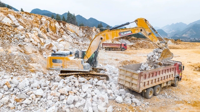 矿山担当XE500GK“坐镇”矿山，开采更有底气！