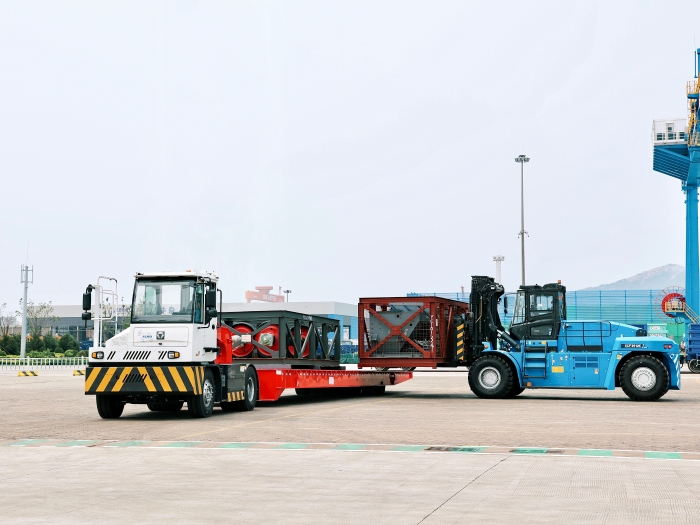 千里之外“秀操作”！pp电子远控港机集群carry全场