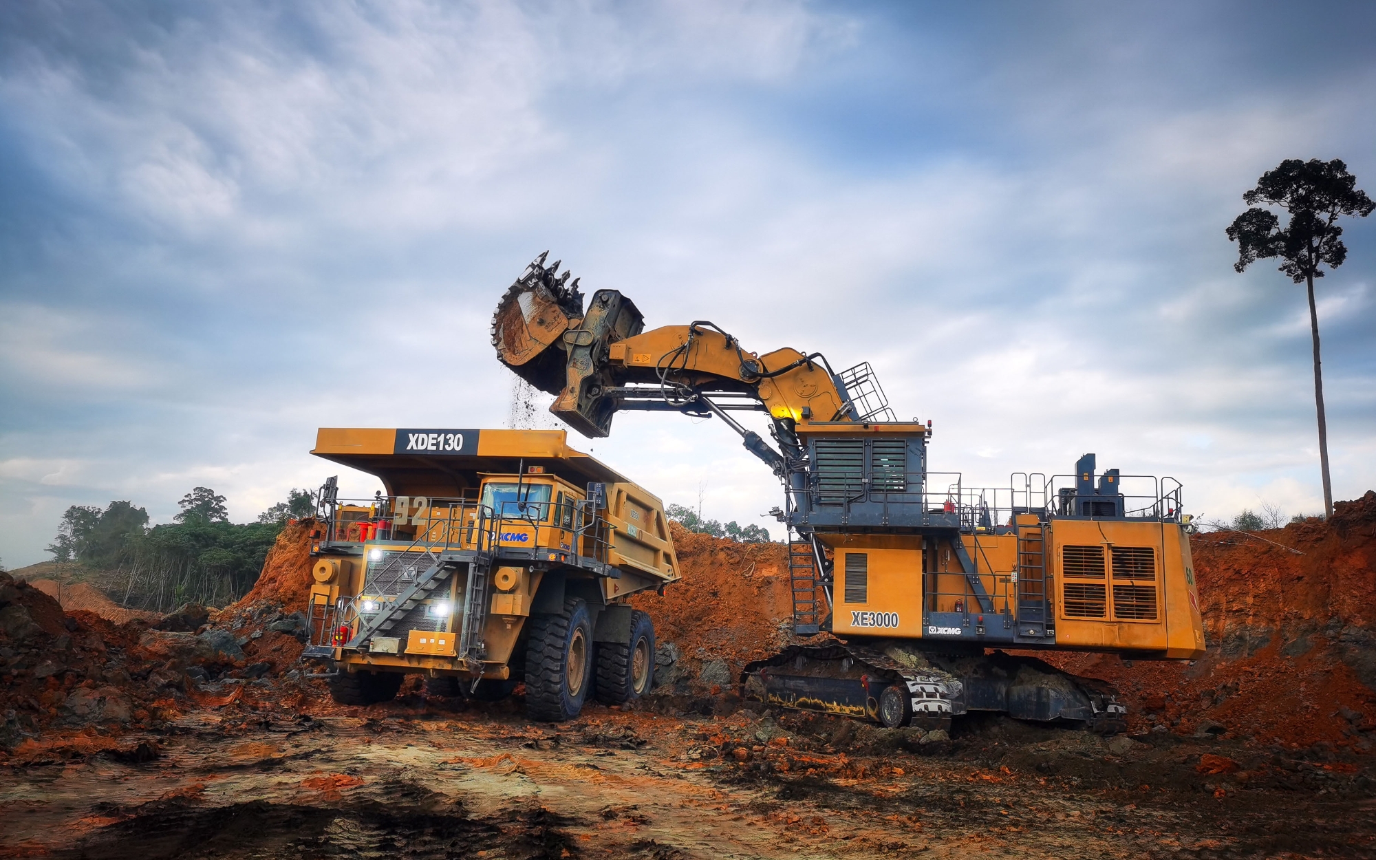 pp电子大型成套露天矿山装备征战热带矿山