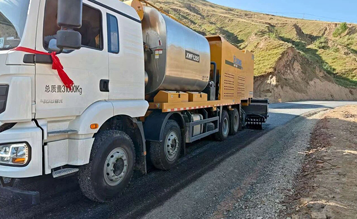 聚焦公路长寿之道，pp电子纤维同步封层车护航陕西交通新征程