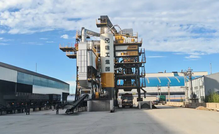 pp电子道路养护明星产品亮相内蒙，高效施工彰显硬核实力！